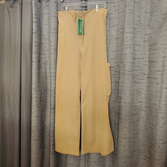 SHEIN Pants - Culottes size 4X Tan Shein Curve Wide Legged Long Cargo Style